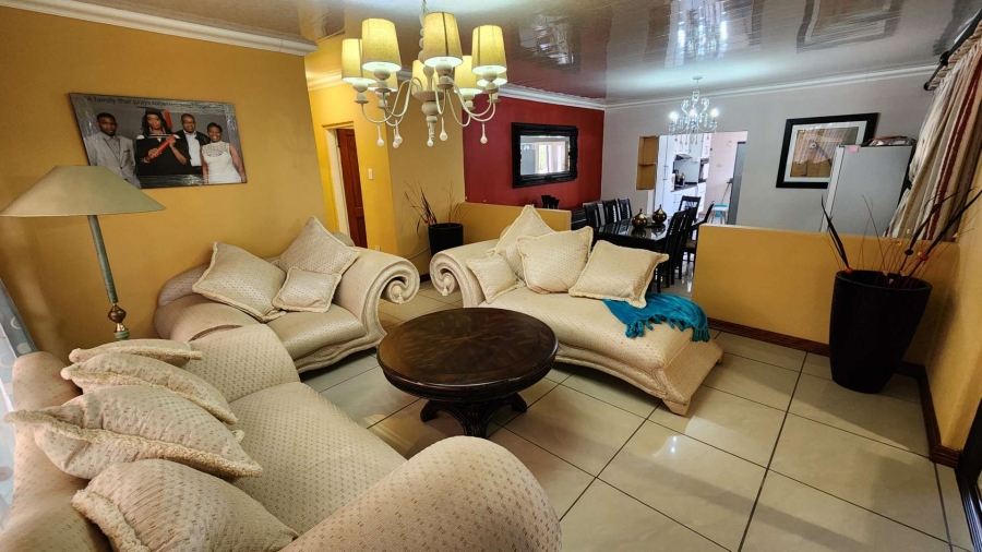 4 Bedroom Property for Sale in Uitsig Free State